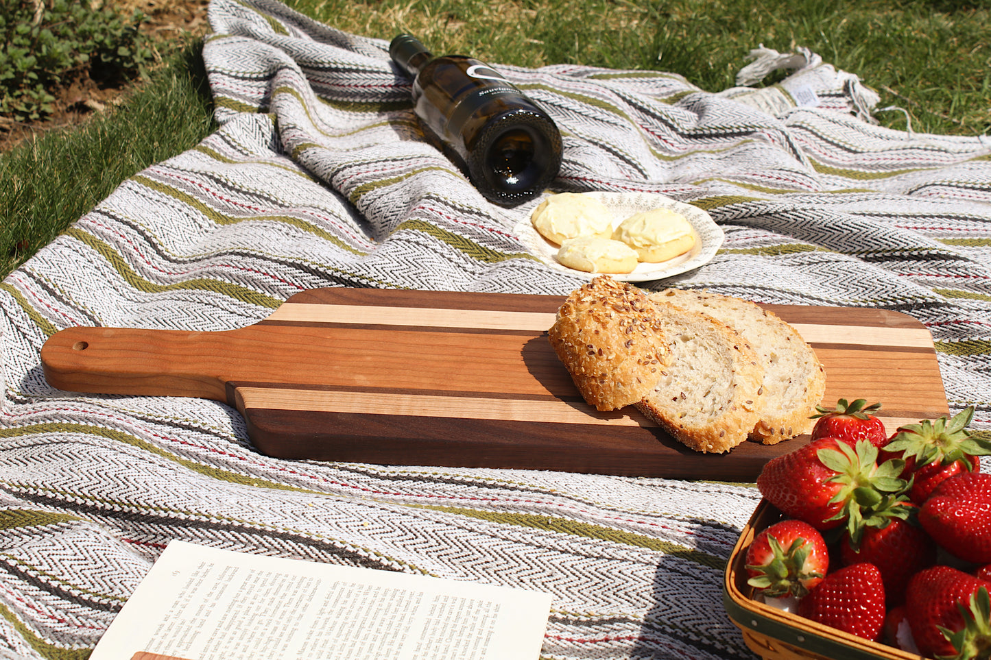 Classic Breadboard - Medium